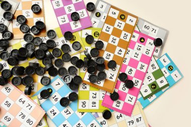 Kış aylarının eğlencesi ve yeni yılın tombala oyunları, yakın çekim tombala oyunu,