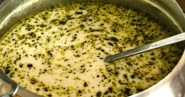 Delicioso Estilo Turco Yayla Sopa Iogurte Com Hortelã Close — Fotografia de Stock