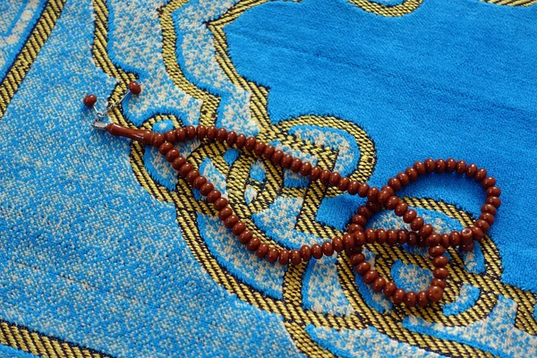 Prayer Rosary Prayer Rug Muslim Hand Close Rosary Prayer Rug — Stock Photo, Image