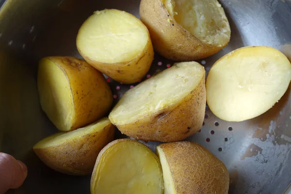 Boiled Whole Potatoes Bowl Boiled Potatoes Water Boiled Potatoes — Stock Photo, Image