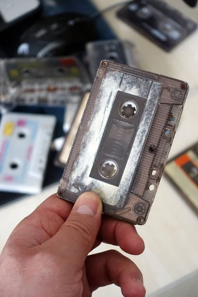 90年代の欠かせないクラシックテープカセット クローズアップカセットテープ用カセット クローズアップテープカセット — ストック写真