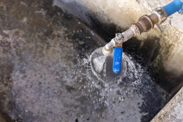 Open Faucet Flowing Pressure Fast Flowing Tap Water Faucet Forgotten — Zdjęcie stockowe