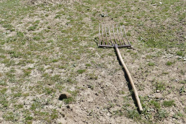 農具や藁を投げるための藁 — ストック写真