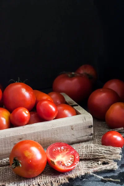 Fresh Red Tomatoes Wooden Box Black Background Copy Space — Stock Photo, Image