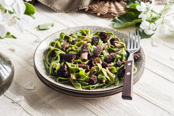 Homemade Green Nettle Pasta Fried Spring Morel Mushrooms Plate — Stock Photo, Image