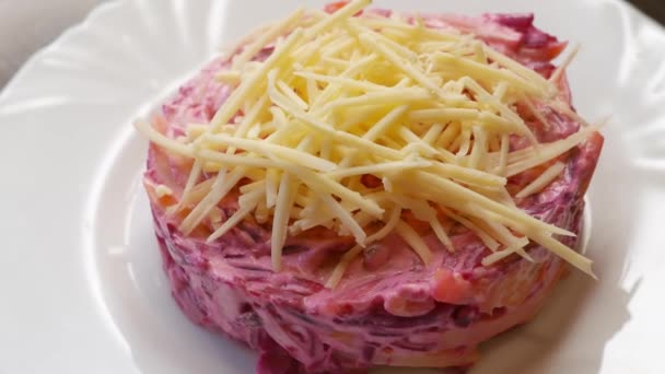Güzel vejetaryen aperatifi - pancar salatası — Stok video