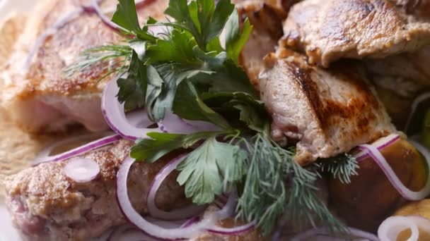 Roasted meat with a vegetables — Stock Video