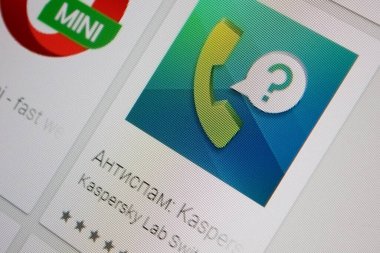 Ivanovsk, Rusya - 28 Kasım 2021: Kaspersky Laboratuvarı Antispam uygulaması bir tablet bilgisayar ekranında.