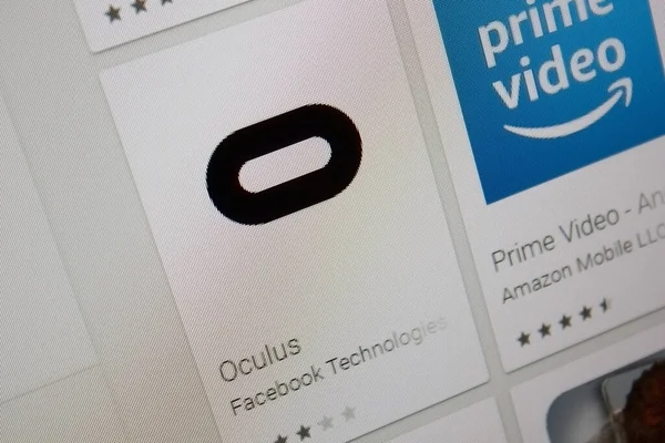 Ivanovsk, Rusia - 28 de noviembre de 2021: aplicación Oculus en la pantalla de una tableta. — Foto de Stock