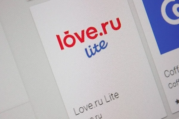 Ivanovsk, Rusya - 28 Kasım 2021: Bir tabletin ekranında Love.ru lite uygulaması. — Stok fotoğraf