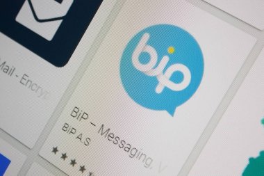 Ivanovsk, Rusya - 28 Kasım 2021: BiP Mesajlaşma uygulaması tablet PC ekranında.