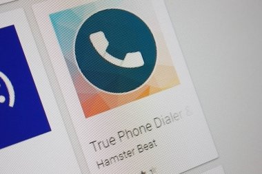 Ivanovsk, Rusya - 28 Kasım 2021: Bir tabletin ekranında Gerçek Telefon Çevirme uygulaması.