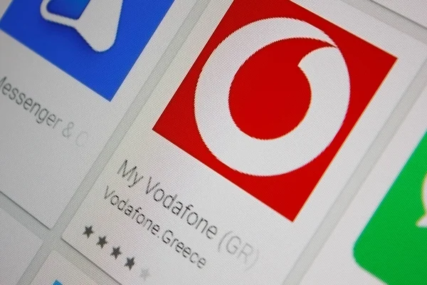 Ивановск, Россия - 28 ноября 2021 года: Мое приложение Vodafone на дисплее планшетного ПК. — стоковое фото