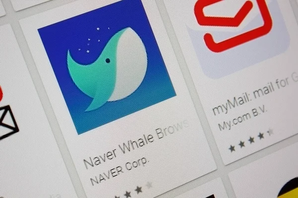Ivanovsk, Russia - 28 листопада 2021: Naver Whale Browser app на виставці планшета ПК. — стокове фото
