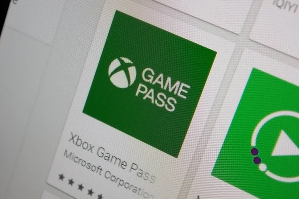 2021年11月28日：Xbox Game Pass应用程序在平板电脑上的展示. — 图库照片#