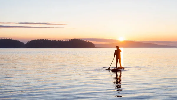 Adventurous Caucasian Adult Woman on a Stand Up Paddle Board — Stock Photo, Image