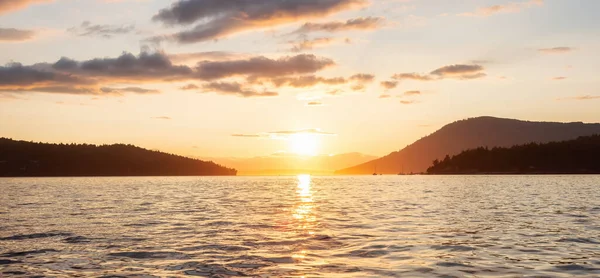 Kanadische Naturlandschaft Blick auf die Golfinseln an der Westküste — Stockfoto