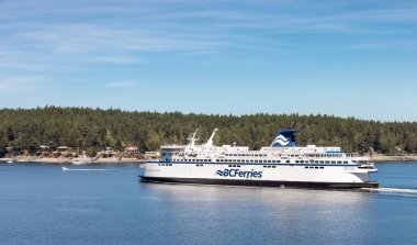 BC Feribot Swartz Körfezi 'ndeki Terminale gidiyor.