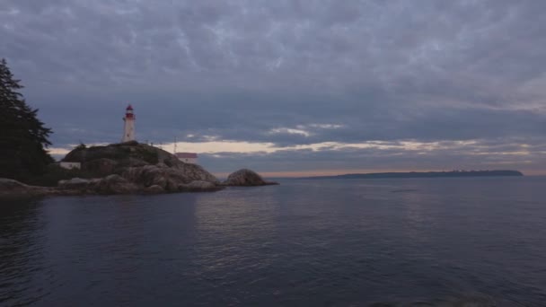 View of a Lighthouse Park on a rocky coast — Stock Video
