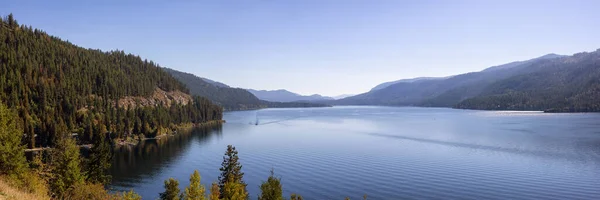 Panoramatický výhled na jezero Christina — Stock fotografie