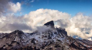 Siyah Tusk Dağı, Kanada doğa manzarası.