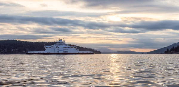 BC Ferries Barco Llegando a la Terminal en Swartz Bay — Foto de Stock