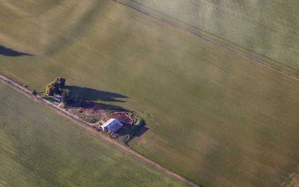 Uitzicht vanuit de lucht op het groene boerenveld in Fraser Valley. — Stockfoto