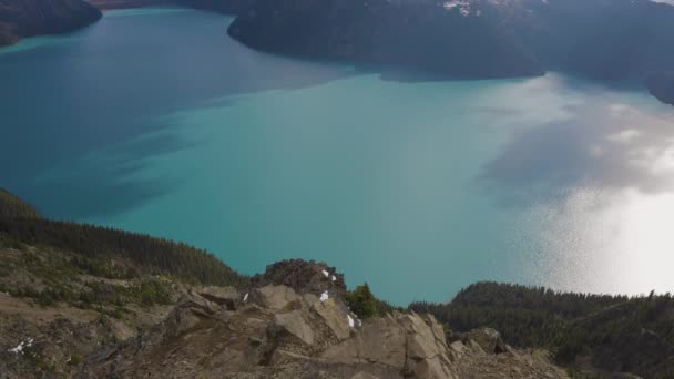 Glaciar Canadian Mountain Landscape. Tomado en el Parque Provincial de Garibaldi — Vídeos de Stock