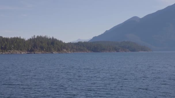 Vista panoramica del lago Kootenay. Sunny Autunno Stagione Giorno. — Video Stock