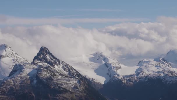 Ледник Канадский горный пейзаж. Снято в парке провинции Гарибальди — стоковое видео