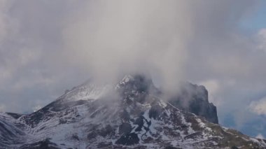 Siyah Tusk Dağı, Kanada doğa manzarası.