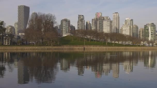 Vue panoramique du paysage urbain moderne du centre-ville — Video