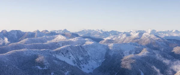 Aerial Panoramic View of Canadian Mountain covered in snow — Foto Stock