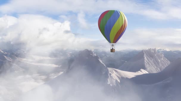 Paisaje dramático de montaña cubierto de nubes y vuelo en globo aerostático — Vídeos de Stock