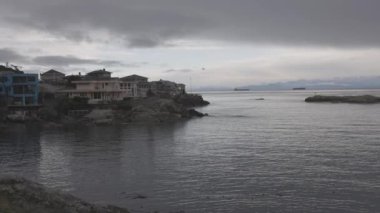 Batı Pasifik Okyanusu kıyısındaki Rocky Shore 'un panoramik görüntüsü