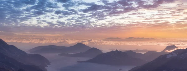 Howe Sound, Adaları ve Kanada Dağları 'nın Havadan Panoramik Manzarası — Stok fotoğraf