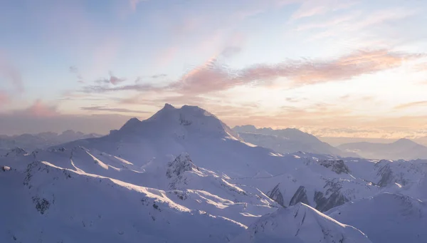 Aerial Panoramic View of Canadian Mountain covered in snow. — Foto Stock