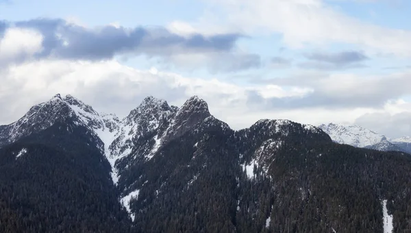 カナダロッキーマウンテン風景の空中パノラマビュー。背景 — ストック写真