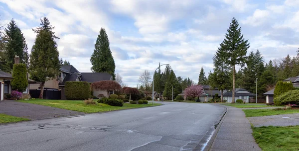 Fraser Heights, Surrey, Vancouver, BC, Canadá. Vista de rua no Bairro Residencial — Fotografia de Stock