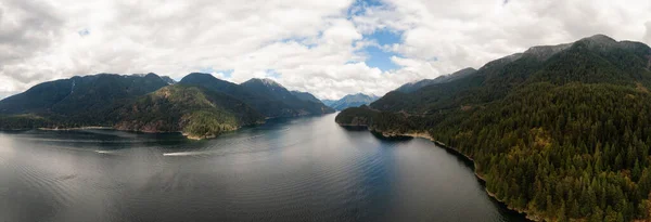 Panoramisch Uitzicht Indische Arm Bergen Het Canadese Natuurlandschap Deep Cove — Stockfoto