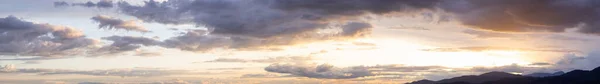 Vista Panorámica Cloudscape Durante Colorido Atardecer Amanecer Tomado Costa Oeste — Foto de Stock