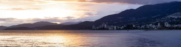 Жилые Здания Современном Городе Западном Побережье Тихого Океана Западный Ванкувер — стоковое фото