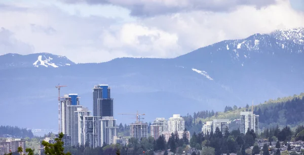 Modern City Burnaby Mountains Landscape Background Vancouver British Columbia Canadá — Fotografia de Stock