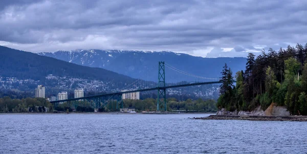 Lions Gate Bridge Modern City West Coast Pacific Ocean Vancouver — Fotografia de Stock