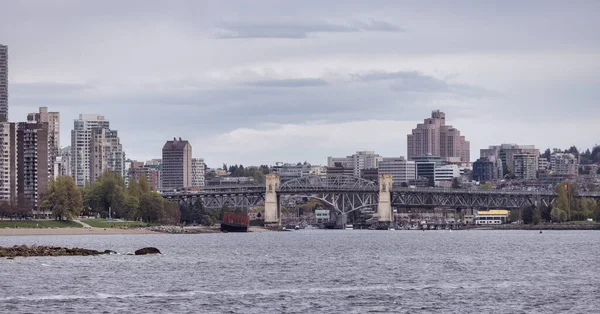 Modern City Buildings Beach Burrard Bridge False Creek West Coast — Stock Photo, Image