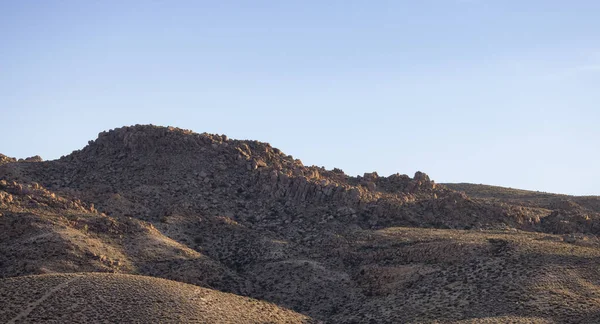 Rocky Desert Mountain Naturlandschaft Sonnenblauer Himmel Nevada Usa Hintergrund Natur — Stockfoto