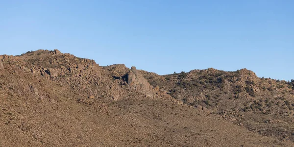 Природный Ландшафт Скалистой Пустыни Солнечное Голубое Небо Невада Соединенные Штаты — стоковое фото