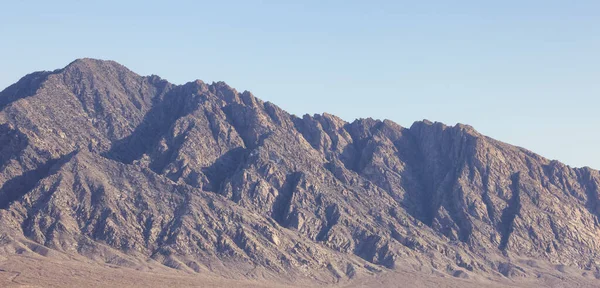 Wüstengebirgslandschaft Sonnenblauer Himmel Nevada Usa Hintergrund Natur — Stockfoto