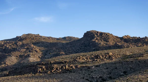 Rocky Desert Mountain Naturlandschaft Sonnenblauer Himmel Nevada Usa Hintergrund Natur — Stockfoto