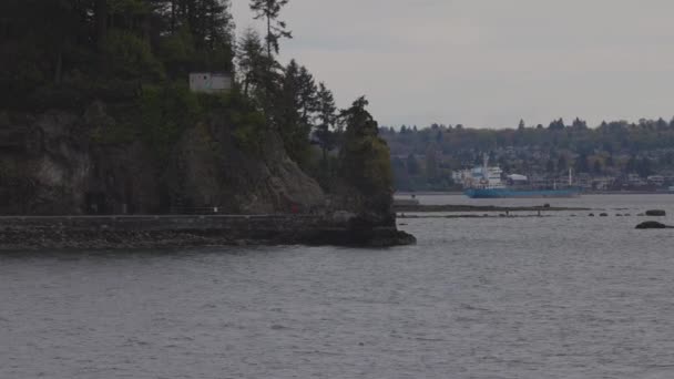 Siwash Rock Seawall Dans Parc Stanley Sur Côte Ouest Océan — Video